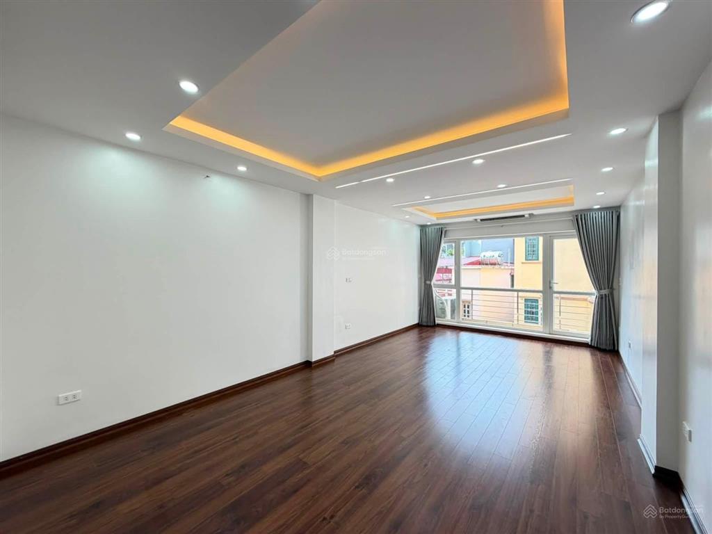 Nhà trung tâm ba đình ô tô đỗ cửa  50m2  7 tầng thang máy  giá 18.8 tỷ