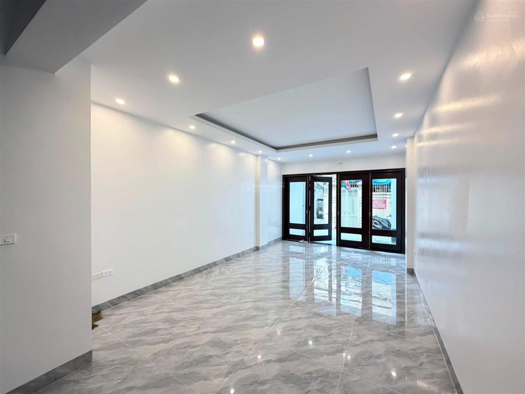 Nhà trung tâm ba đình ô tô đỗ cửa  50m2  7 tầng thang máy  giá 18.8 tỷ