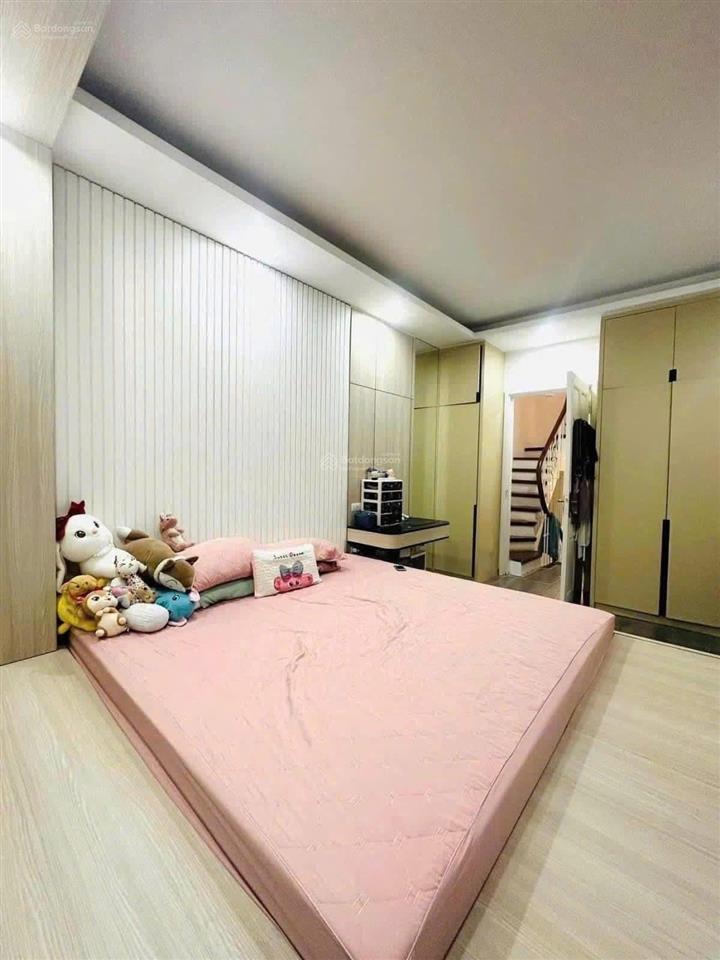 Nhà văn cao  trung tâm ba đình. 30m/5tầng/8.95tỷ