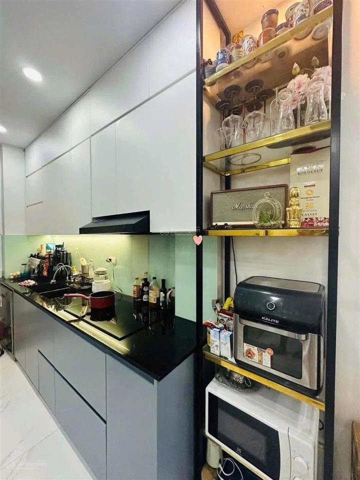 Nhà văn cao  trung tâm ba đình. 30m/5tầng/8.95tỷ
