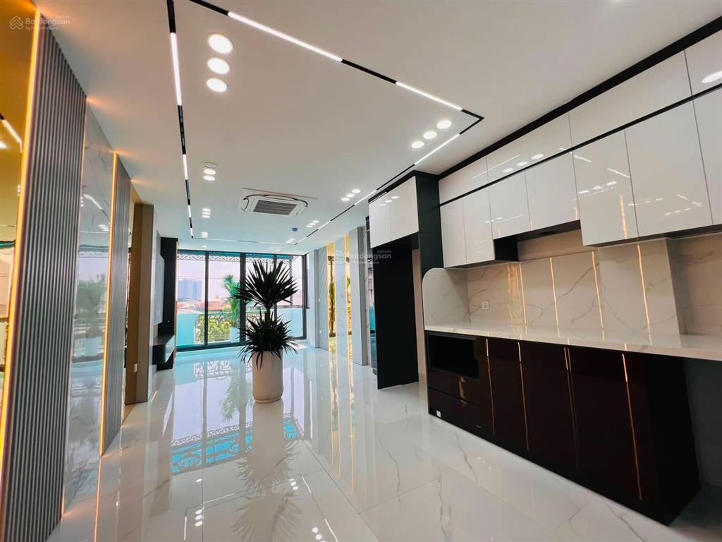 Nhà đường giải phóng, dt 85m2  6 tầng  26 tỷ đã giảm sâu