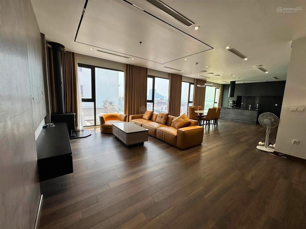 Nhà dòng tiền  view hồ tây  dt 136m2 / 8 tầng / 45 tỷ