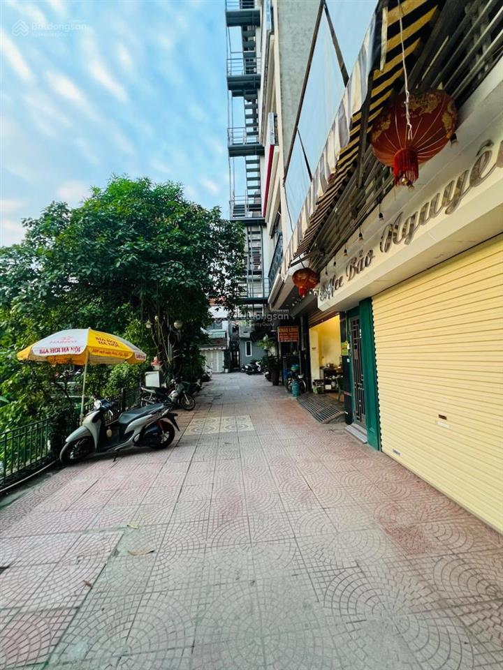 Nhà view hồ, trung tâm ba đình. dt 94m2  2 tầng. giá 41.9 tỷ