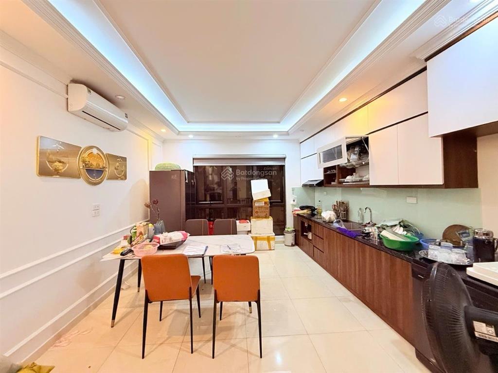 Nhà phân lô lạc long quân  gần oto  30/35m2  6 tầng  9.9 tỷ