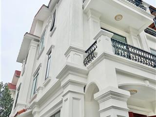 Cho thuê nhà biệt thự 230m xây dựng 120m x 3,5t, mt 12m. thang máy, nhà mới tinh. kđt văn phú hđ