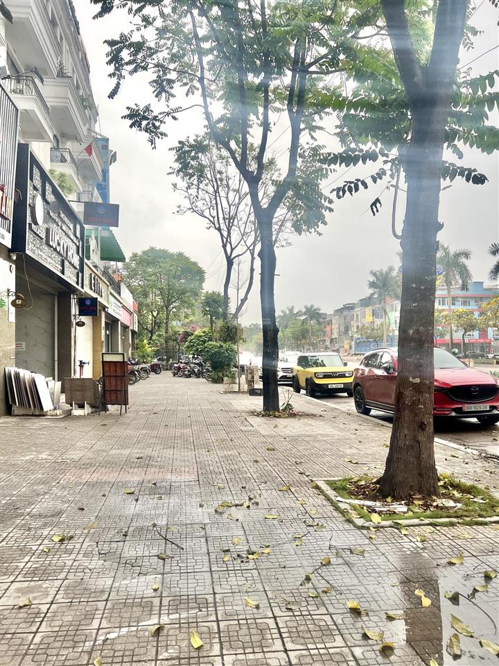 Cho thuê shophouse văn phú mặt đường văn khê, 165m2 x 7t, mt 20m. lô góc nhận diện thương hiệu tốt