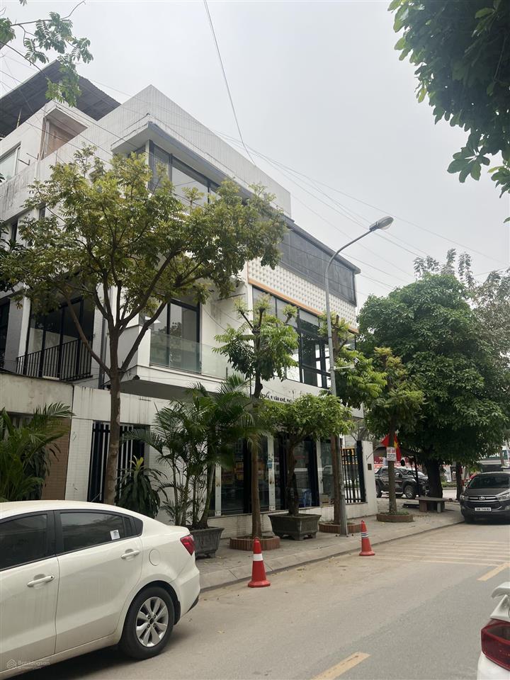 Cho thuê biệt thự 220m x 3,5t, mặt tiền 15m, vị trí lô góc trục đường văn khê, kđt #vănphú nhận di