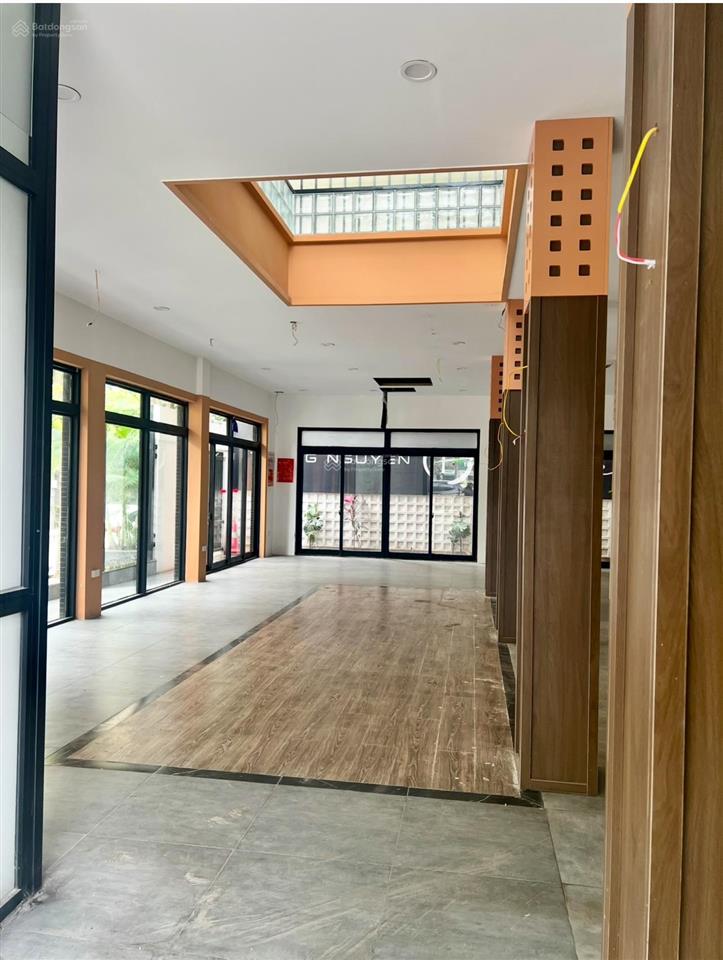 Cho thuê biệt thự 220m x 3,5t, mặt tiền 15m, vị trí lô góc trục đường văn khê, kđt #vănphú nhận di