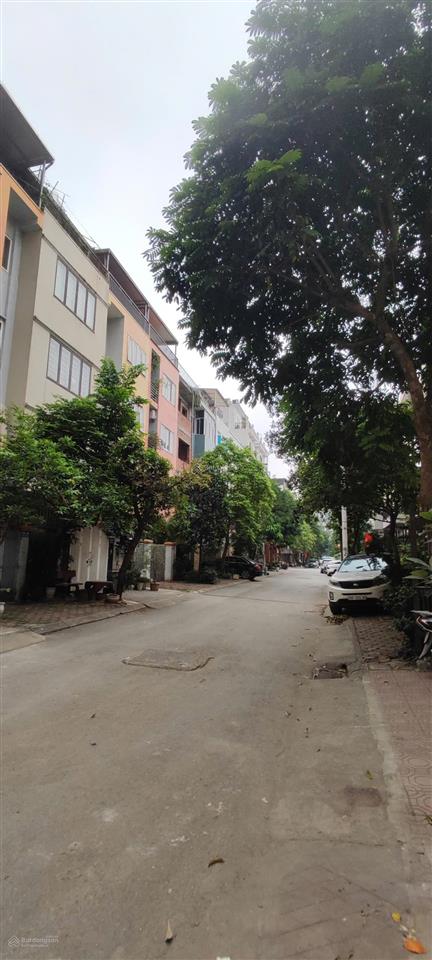 Bán gấp liền kề kđt văn khê 83m2 vỉa hè ô tô tránh chỉ hơn 19 tỷ