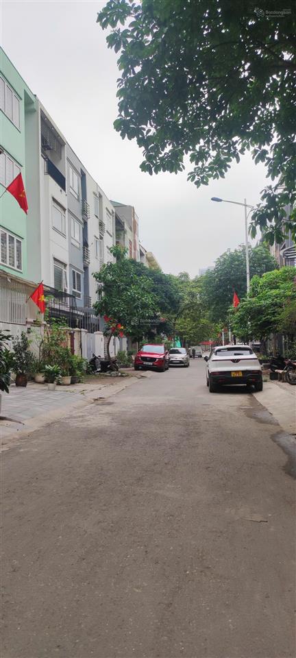 Bán gấp liền kề kđt văn khê 83m2 vỉa hè ô tô tránh chỉ hơn 19 tỷ
