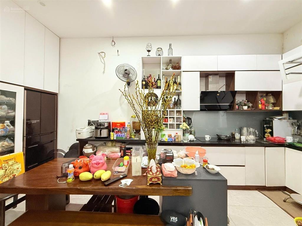 Hoàng văn thái  thanh xuân 64m2 4 tầng, gần phố, ngõ thông, ô tô 20m, tiện ích đầy đủ