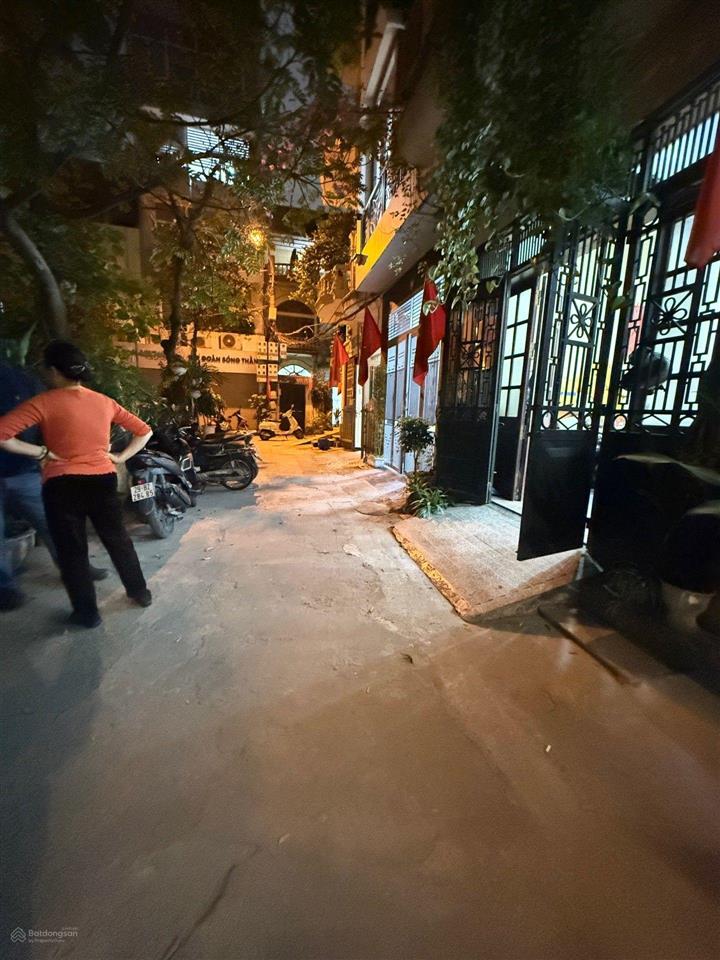 (bán khu vui chơi cho trẻ nhỏ) . tại vương thừa vũ, thanh xuân. 47m, 4 tầng ko có căn thứ 2.