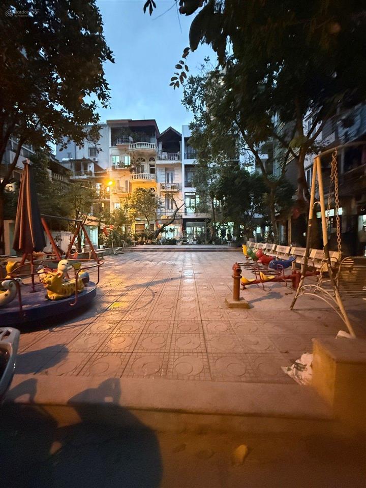 (bán khu vui chơi cho trẻ nhỏ) . tại vương thừa vũ, thanh xuân. 47m, 4 tầng ko có căn thứ 2.