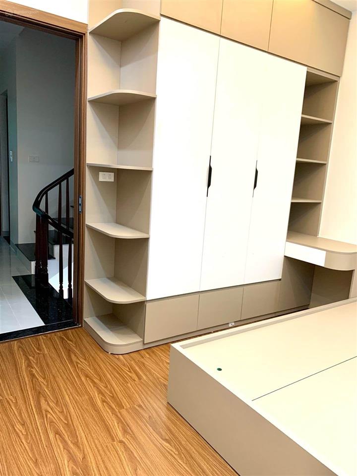 20m ra phố, ô tô đỗ cửa, nhà mới king koong,tiện ích bạt ngàn .định cộng thượng /hm 38m2 5 tầng.