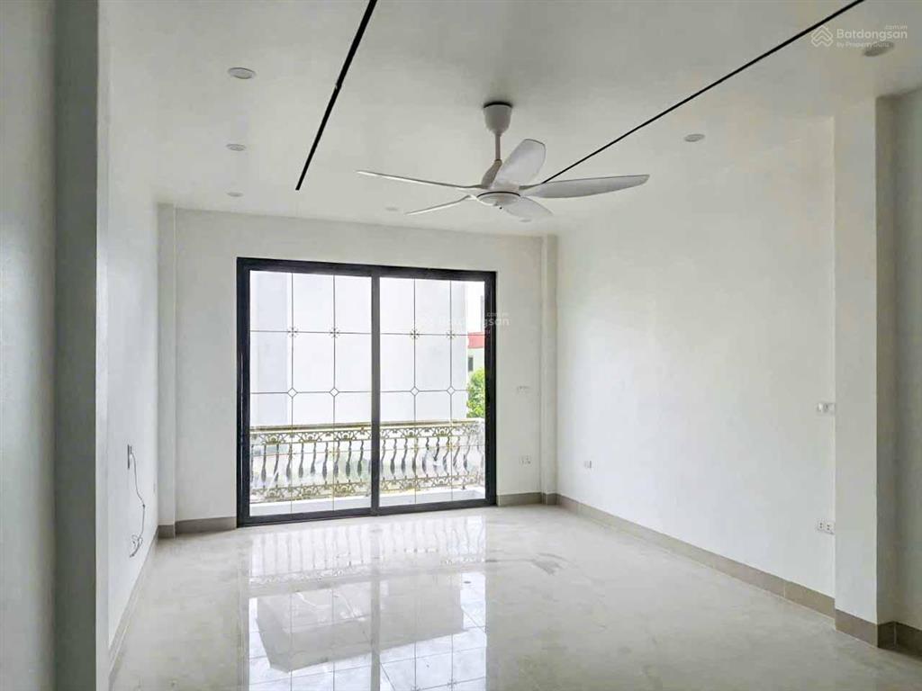 Cho thuê nhà 5 tầng mới xây cổ điển tứ hiệp thanh trì, vừa ở vừa văn phòng 50m2, chỉ 15 triệu/tháng