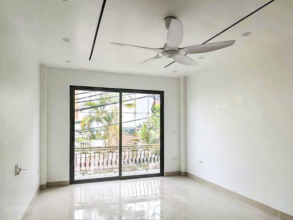 Cho thuê nhà 5 tầng mới xây cổ điển tứ hiệp thanh trì, vừa ở vừa văn phòng 50m2, chỉ 15 triệu/tháng