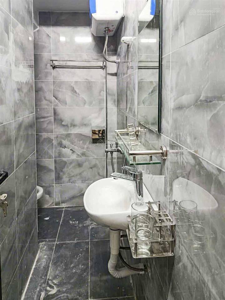 Cho thuê nhà 5 tầng mới xây cổ điển tứ hiệp thanh trì, vừa ở vừa văn phòng 50m2, chỉ 15 triệu/tháng