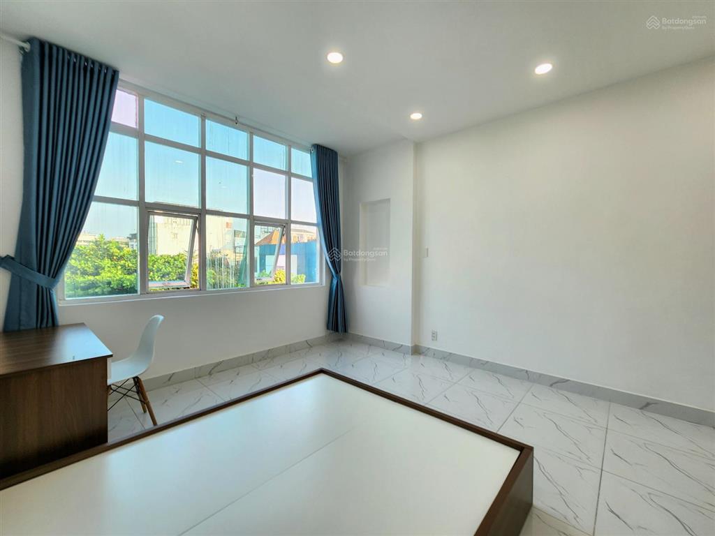Căn hộ tách bếp cửa sổ view kính full nội thất ngay tân sơn nhì gần aeon tân phú