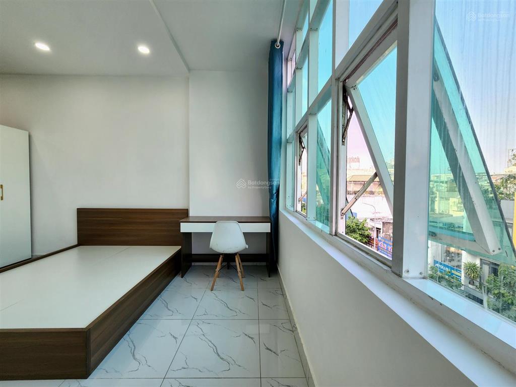Căn hộ tách bếp cửa sổ view kính full nội thất ngay tân sơn nhì gần aeon tân phú