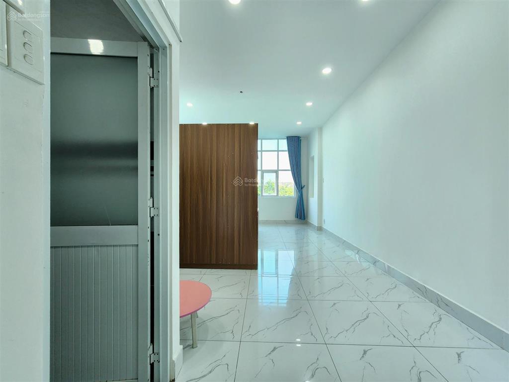 Căn hộ tách bếp cửa sổ view kính full nội thất ngay tân sơn nhì gần aeon tân phú