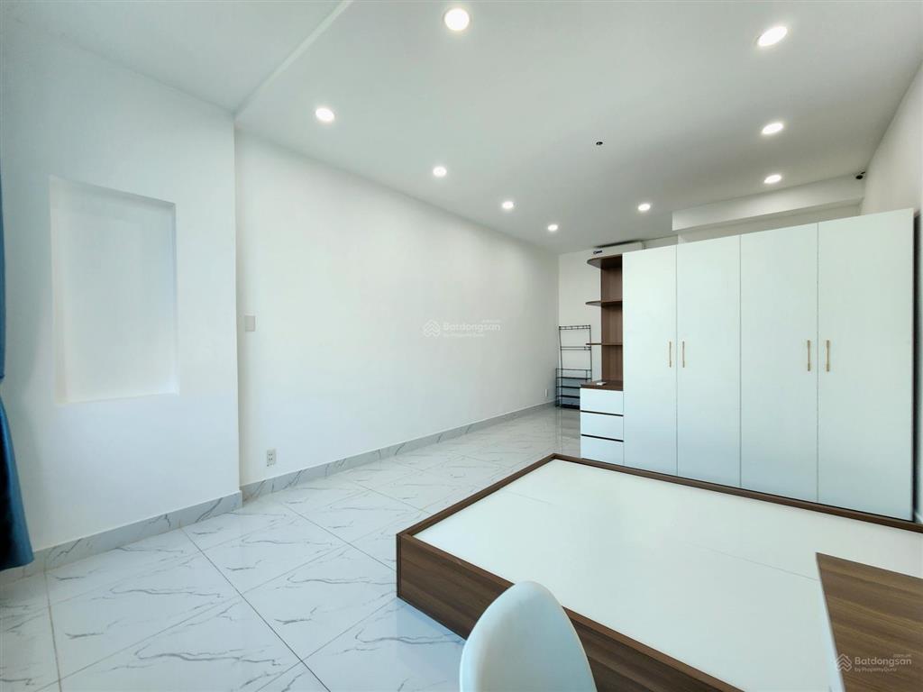 Căn hộ tách bếp cửa sổ view kính full nội thất ngay tân sơn nhì gần aeon tân phú