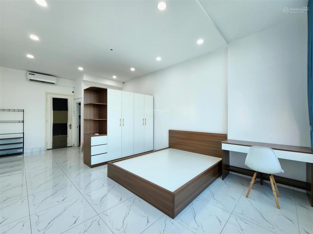 Căn hộ tách bếp cửa sổ view kính full nội thất ngay tân sơn nhì gần aeon tân phú