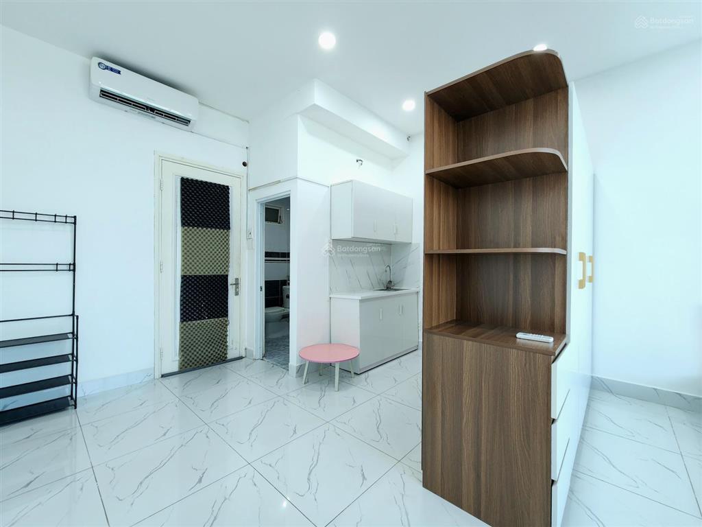 Căn hộ tách bếp cửa sổ view kính full nội thất ngay tân sơn nhì gần aeon tân phú