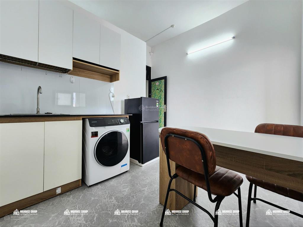 Căn hộ 1pn ban công full nội thất máy giặt riêng đối diện etown cộng hòa