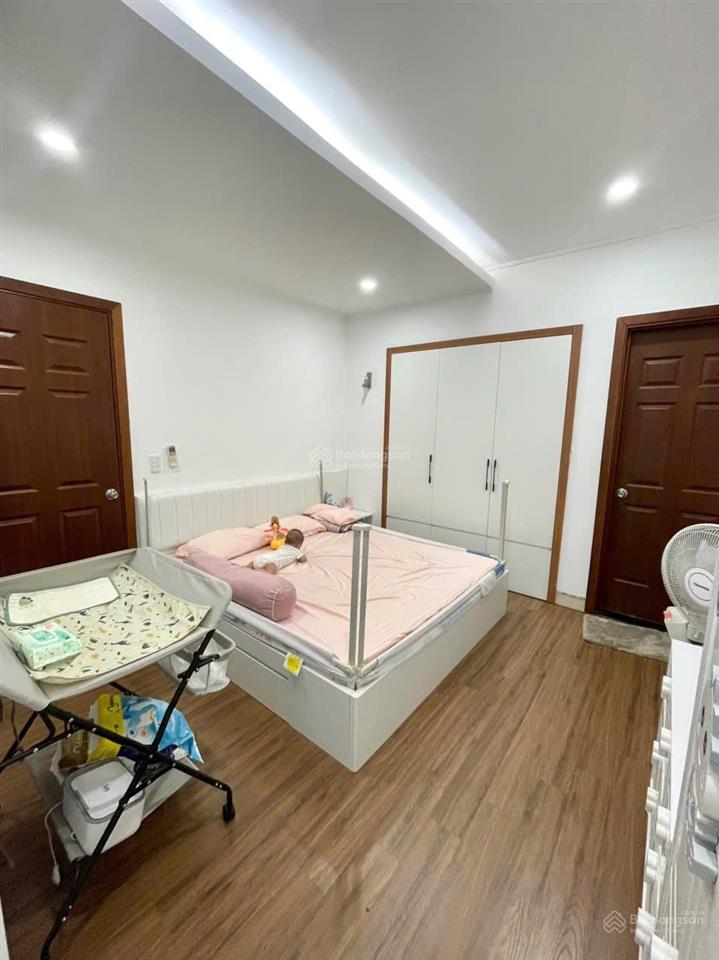Bán căn hộ toà usilk ,tố hữu 75m 2 ngủ 2wc  tầng cao thoáng hướng mát, giá 5.5 tỷ