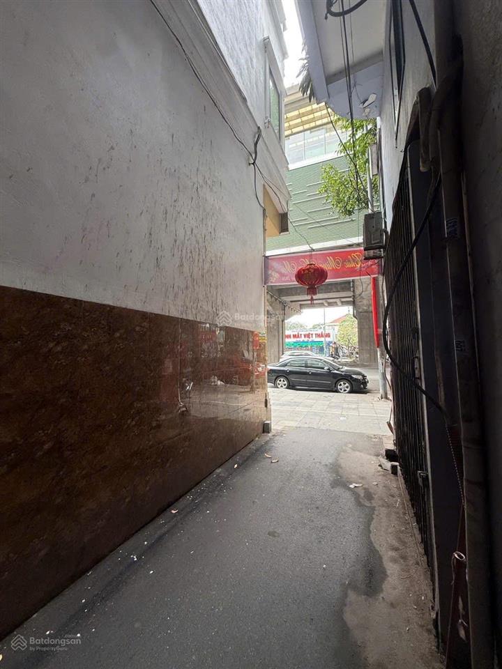 Chính chủ cần bán nhà quang trung, ngay ga hà đông, 3 tầng 4 ngủ full nội thất, sổ vuông, thông