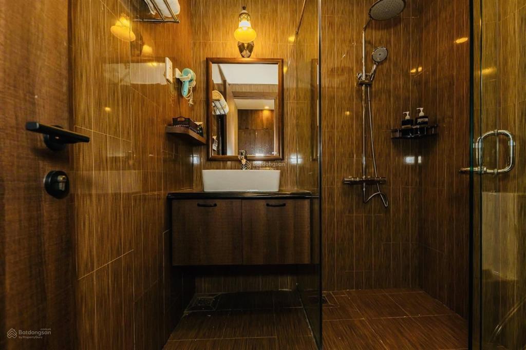 Bán khu nghỉ dưỡng gia đình rộng 2.000m2  cạnh rừng thông view hồ rất đẹp