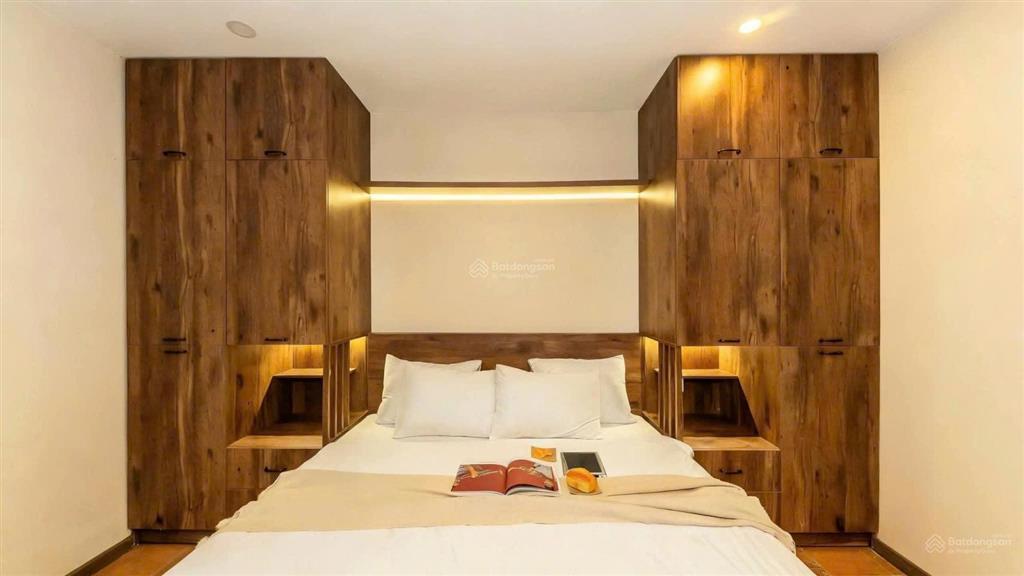 Bán khu nghỉ dưỡng gia đình rộng 2.000m2  cạnh rừng thông view hồ rất đẹp