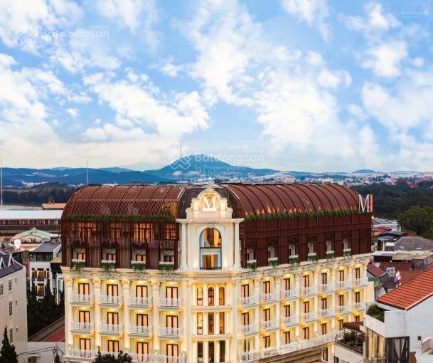 Bán khách sạn 100 phòng góc 2 mặt tiền  trung tâm tp. đà lạt