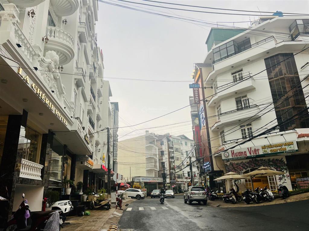 Bán khách sạn 30 phòng ngay khu hoà bình  trung tâm tp. đà lạt