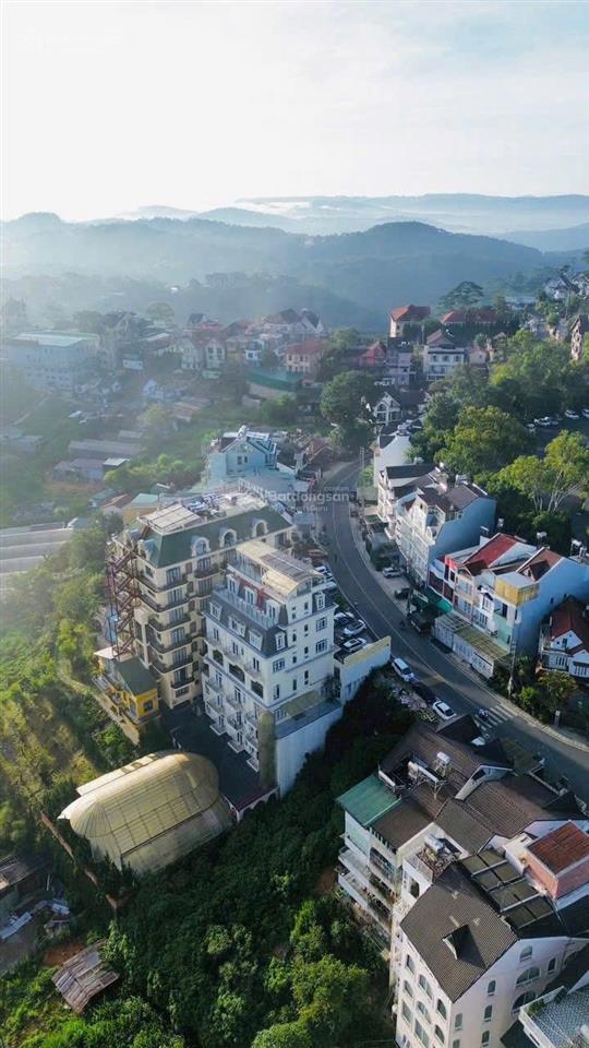 Gia đình cần bán khách sạn 45 phòng trung tâm tp. đà lạt  giá tốt