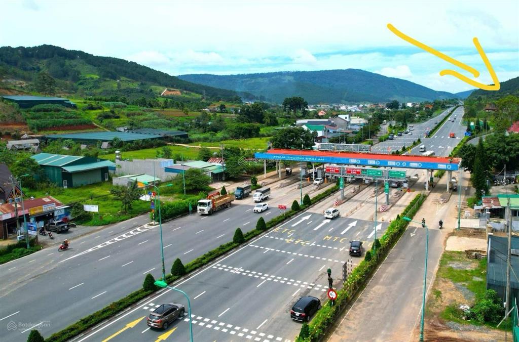 Bán đất làm showroom  ngay chân đèo prenn  cửa ngõ lên tp.đà lạt