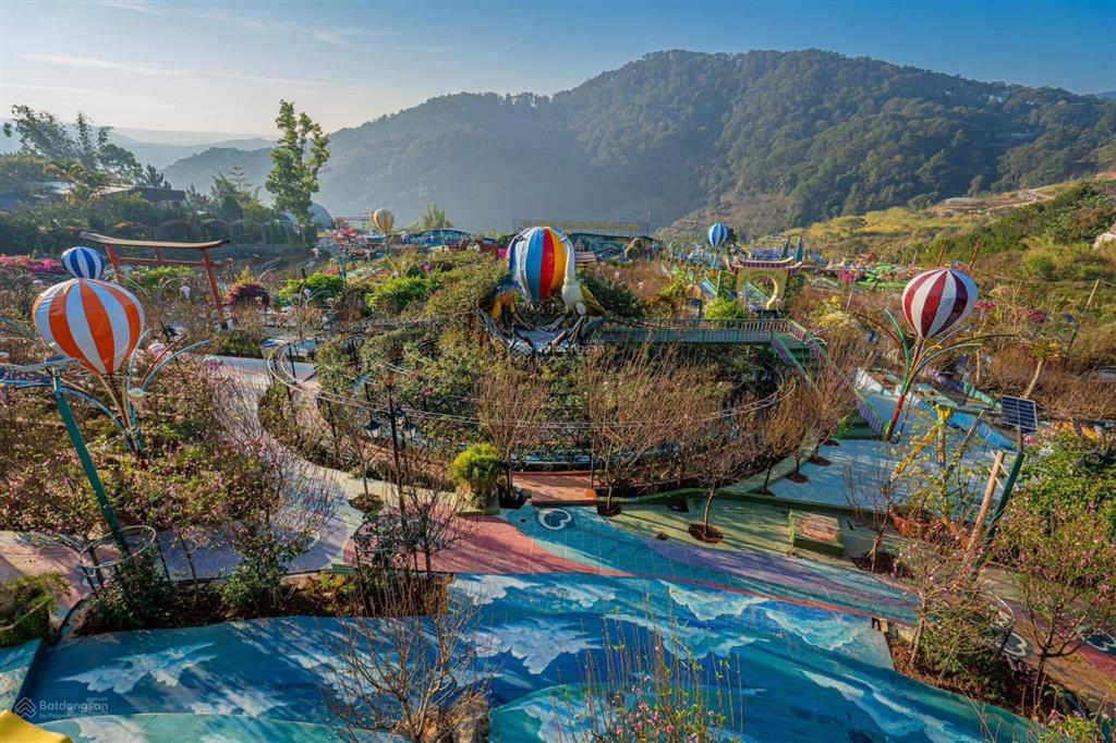 Bán khu du lịch 17.000m2, ngay cửa ngõ vào tp.đà lạt  view rừng thông rất đẹp