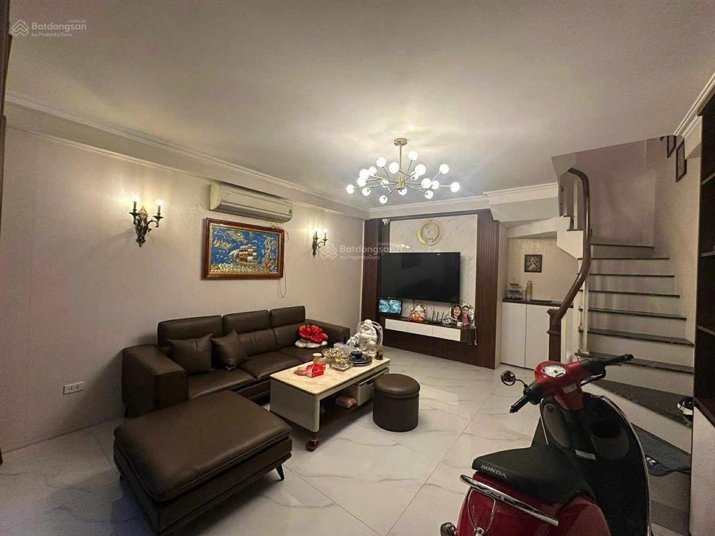 Hàng than hoàn kiếm ô tô cách 10m. 40mx5tầng chào 14tỷ