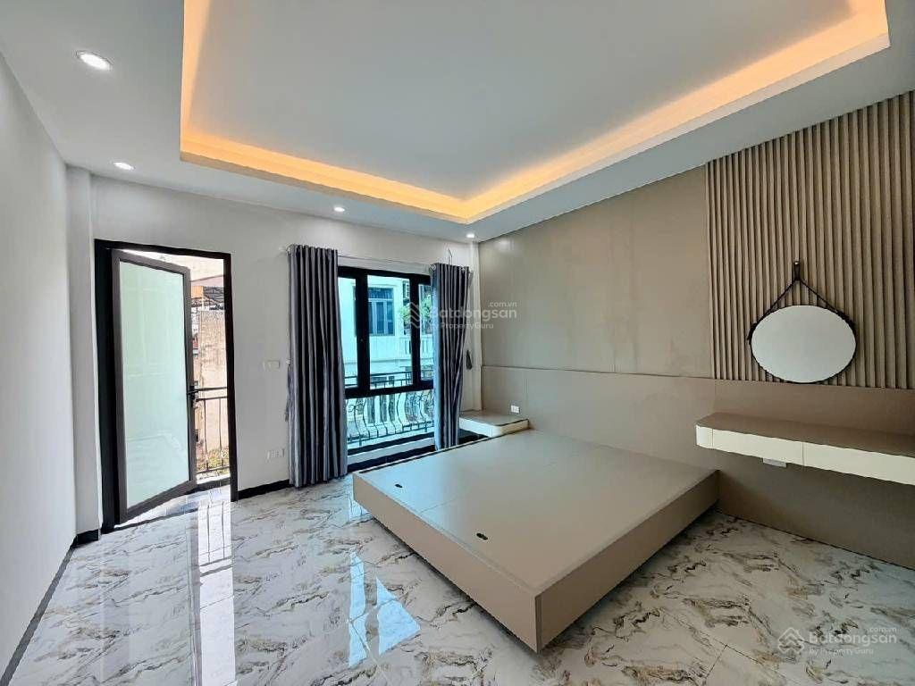 7,5 tỷngõ thông kinh doanh 40mx6 tầng thang máy mặt tiền rộng phố minh khai