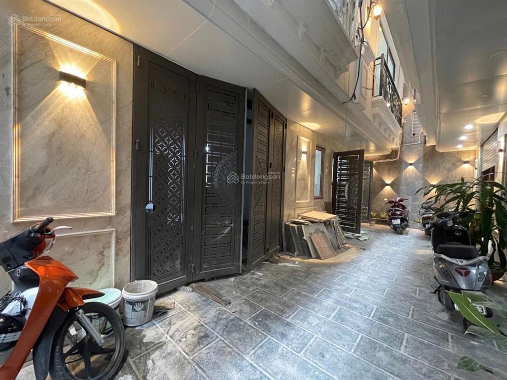 6tỷ  phố hoa lư (hai bà trưng)  ô tô cách 2 nhà 40m2x3 tâng dân xây chắc chắn