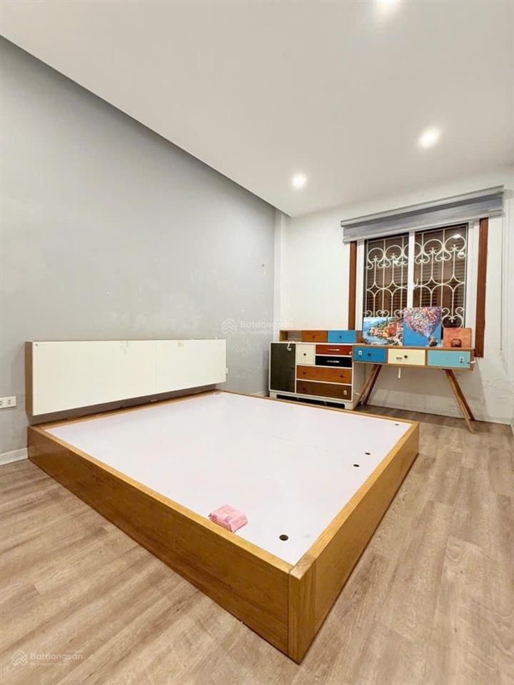 4,8 tỷ bán gấp tập thể tầng 1 phố lạc trung 50m ra phố về ở ngay
