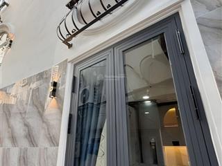 Hoàng sa q3  sát cầu công lý  3 tầng đẹp  3pn  5.3 t ỉ