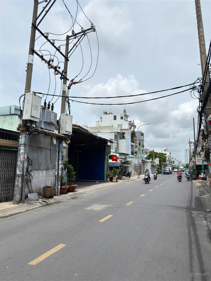 Mtkd bãi sậy  mai xuân thưởng 6.1x30m nở hậu 7.7m ngay khu chợ lớn