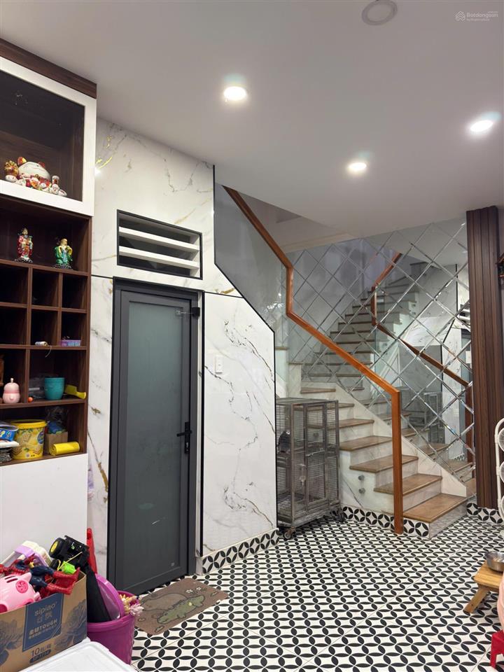 Nhà mới hẻm ông ích khiêm 3.1x10m, nở hậu 6m 1 trệt 2 lầu st sát mt