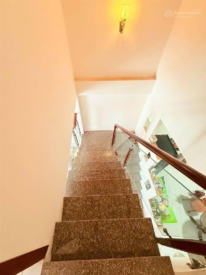 Chính chủ bán nhà chợ tân mỹ cạnh phú mỹ hưng quận 7  4m x 14m nở hậu  sổ hồng riêng