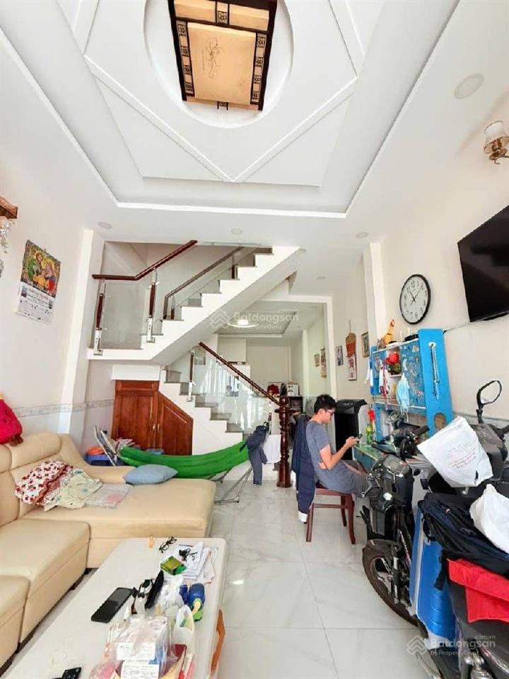 Chính chủ bán nhà chợ tân mỹ cạnh phú mỹ hưng quận 7  4m x 14m nở hậu  sổ hồng riêng