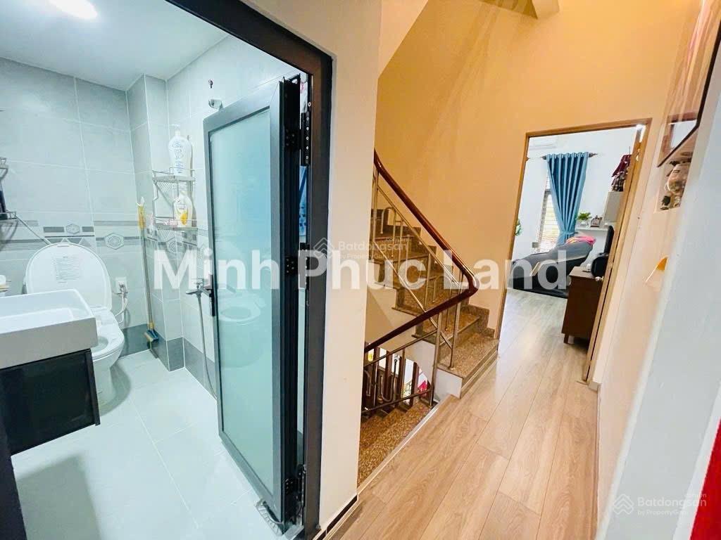 Hiếm bán nhà mới 3 tầng đúc cạnh phú mỹ hưng quận 7  4pn  51m2 sổ riêng hoàn công chỉ 6.3 tỷ