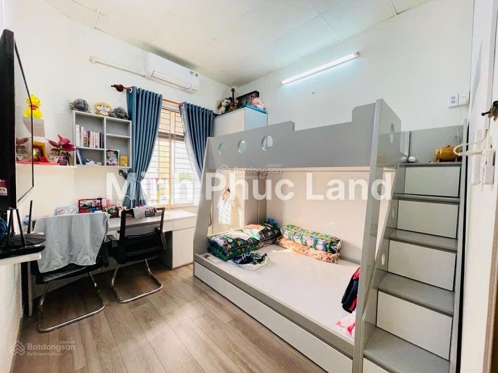 Hiếm bán nhà mới 3 tầng đúc cạnh phú mỹ hưng quận 7  4pn  51m2 sổ riêng hoàn công chỉ 6.3 tỷ