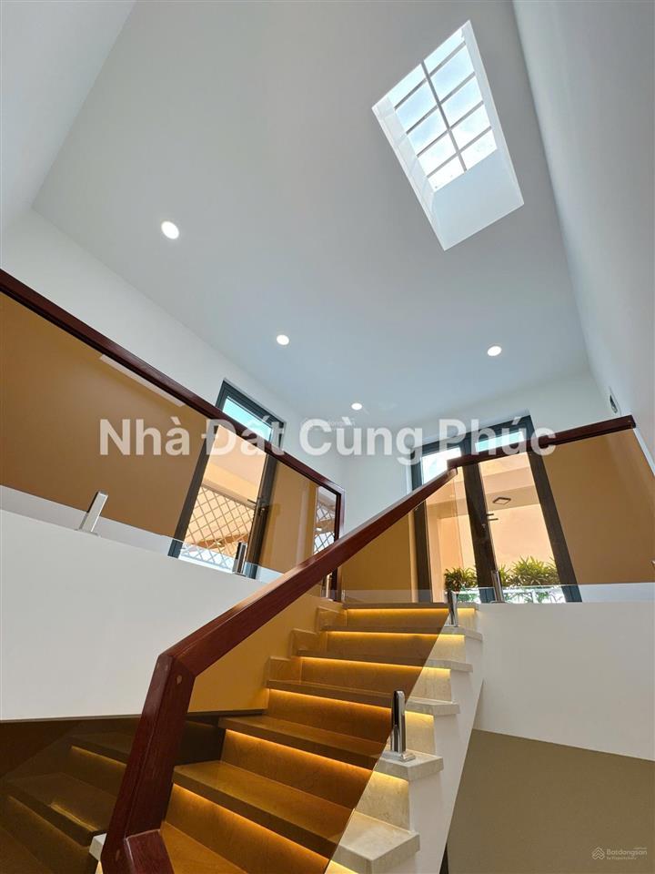Siêu phẩm 4 tầng ngang 6,4m  5pn  full nội thất  1942 huỳnh tấn phát, nhà bè