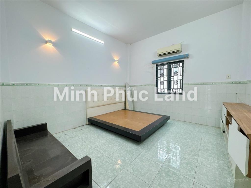 Mặt tiền đường số lý phục man quận 7  4x17,5m  sổ riêng không quy hoạch